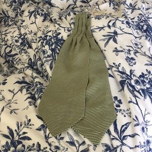 New Giorgio Armani Authentic Ascot